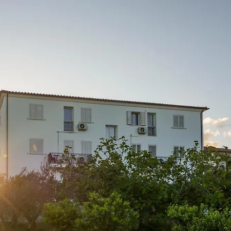 Le Residenze Del Baia Marina Apartment *